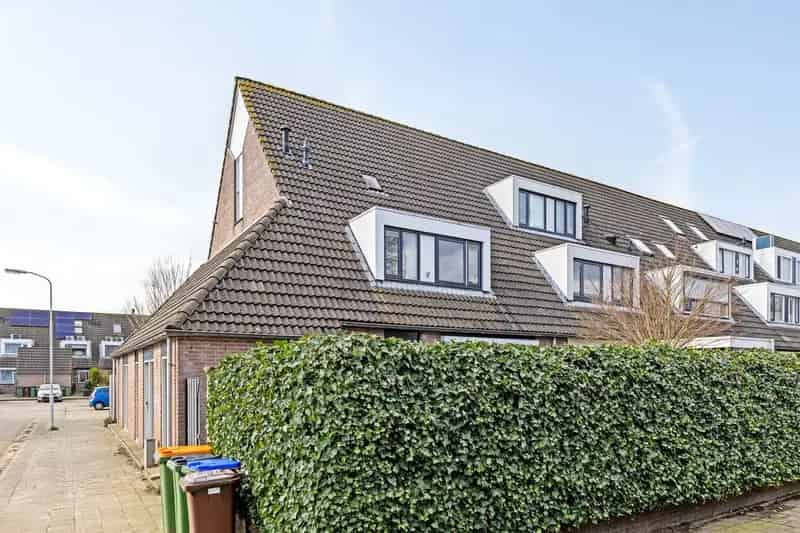 Huis te koop Ede: Ruime Eindwoning Maandereng