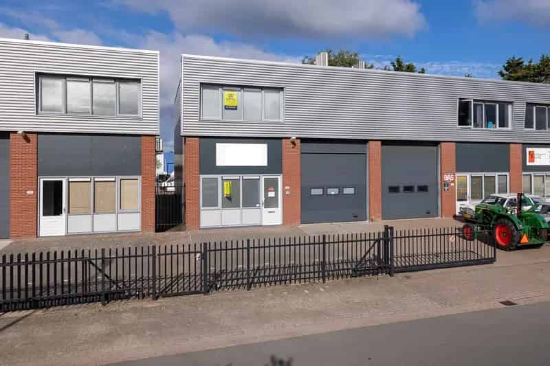Bedrijfshal te Huur Lisse 215m2