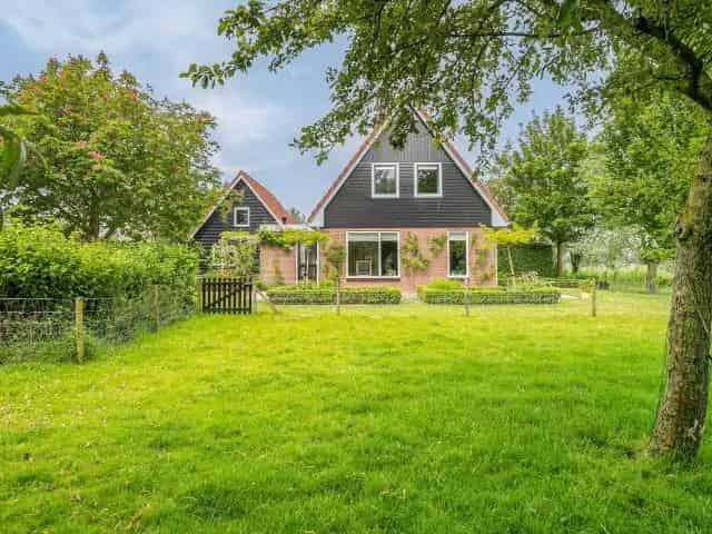 Landelijk gelegen woning te Oude Tonge 6 slaapkamers 13ha