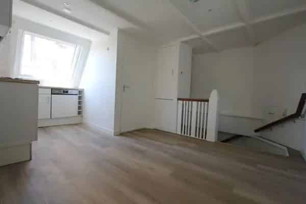 Ruime Hoekwoning Bos en Lommer Nabij Westerpark 80m2