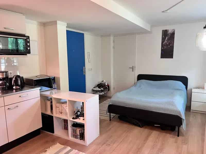Furnished Studio Apartment at Student Complex