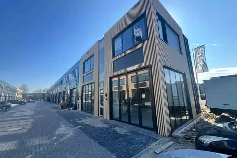 Bedrijfsunit Amsterdam 888m2 te koop