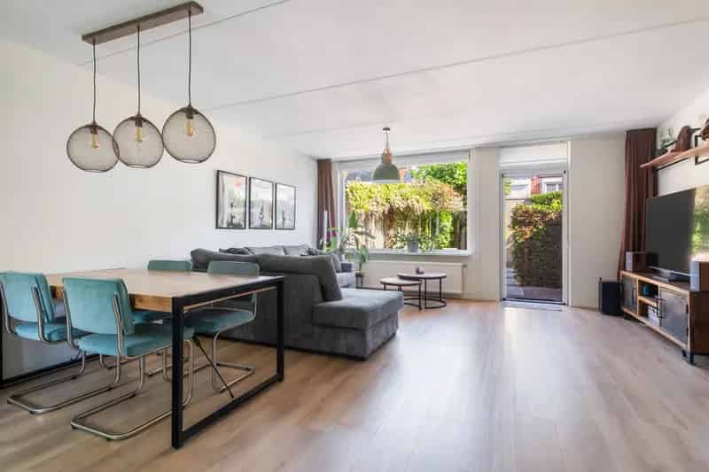 Moderne Tussenwoning Componistenwijk Zeist - 4 Slaapkamers