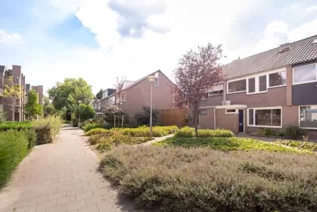 Tussenwoning te Huur Veldhoven 4 Kamers 127m2