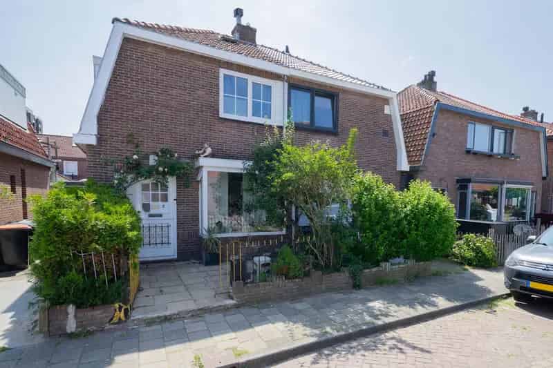 Tweekapper Beverwijk: Ruime gezinswoning met tuin