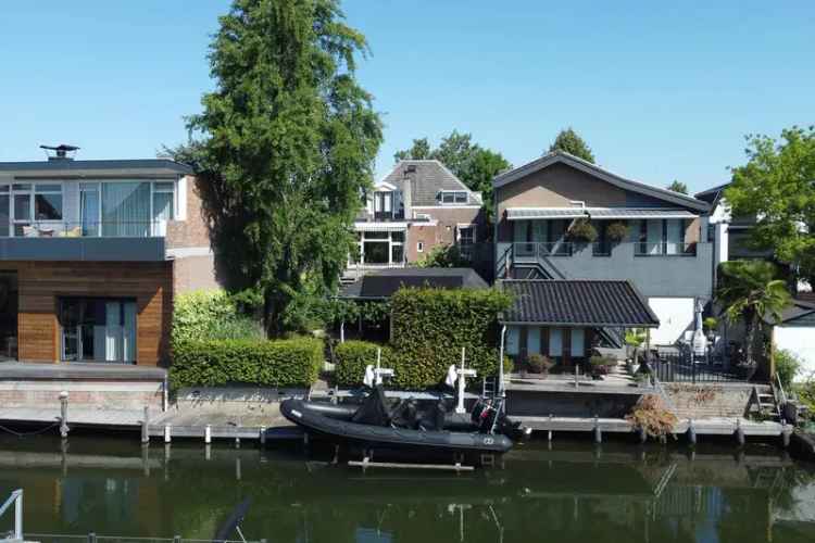 Eengezinswoning Te Koop in Hardinxveld-Giessendam, Zuid-Holland