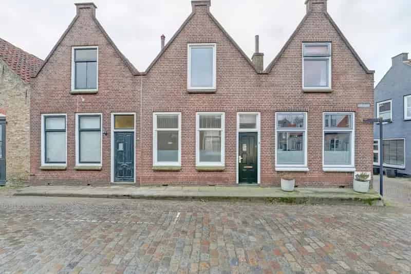 Stadshuis Zierikzee 60m2  Karakteristieke woning  Stadstuin