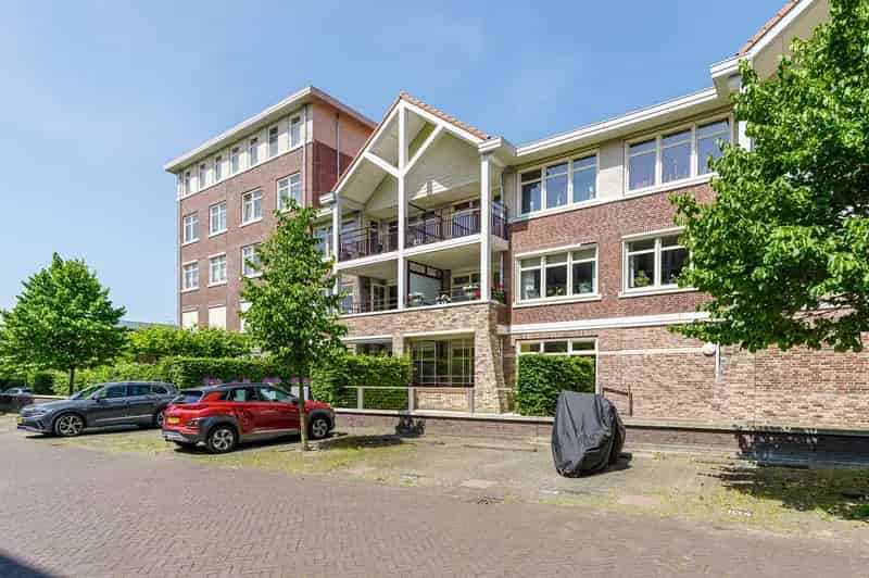 Appartement te koop Zoetermeer Oosterheem 3 kamers tuin parkeerplaats