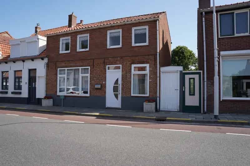 Zuidzande Ruime woning 3 slaapkamers Modernisering mogelijk