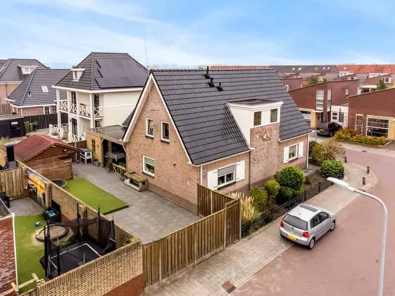 Ruime 5 Slaapkamer Vrijstaande woning Urk