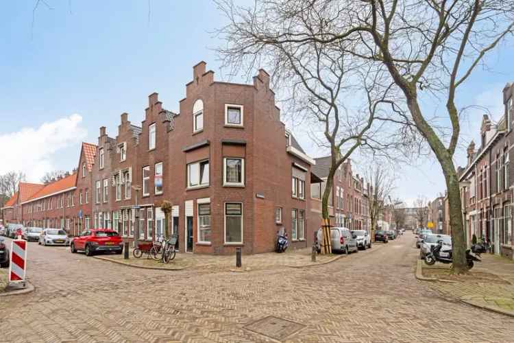 Ruime 6-kamer woning Schiedam West: 2 badkamers, dakterras