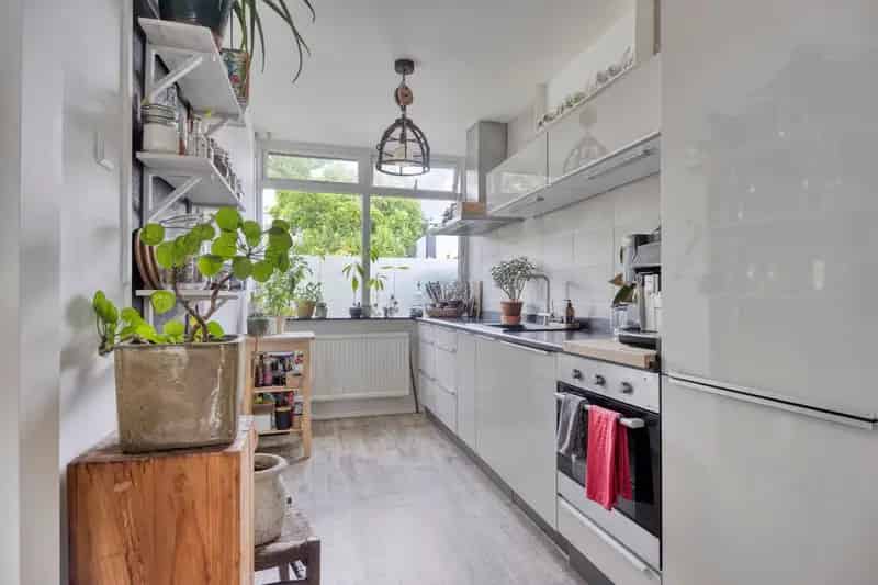 Bungalow te koop Arnhem 2 slaapkamers moderne keuken tuin