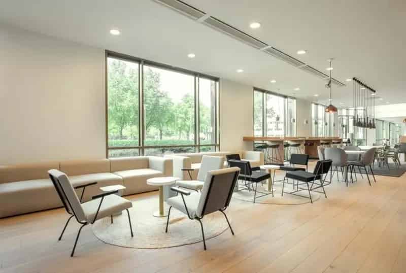 Privékantoor 5-6 Personen Toplocatie Volledig Gemeubileerd