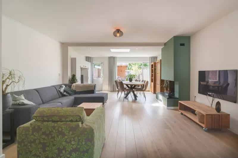Ruime Tussenwoning 5 Slaapkamers Roosendaal