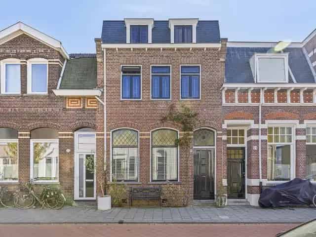 Stadswoning Piushaven Tilburg: Authentiek & Modern Comfort