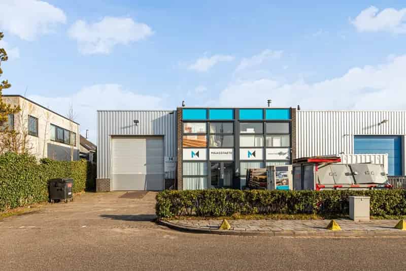Bedrijfshal met Woning te Huur Waddinxveen 584m²