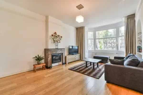 Amsterdamse bovenwoning 100m2 3 slaapkamers jaren 30