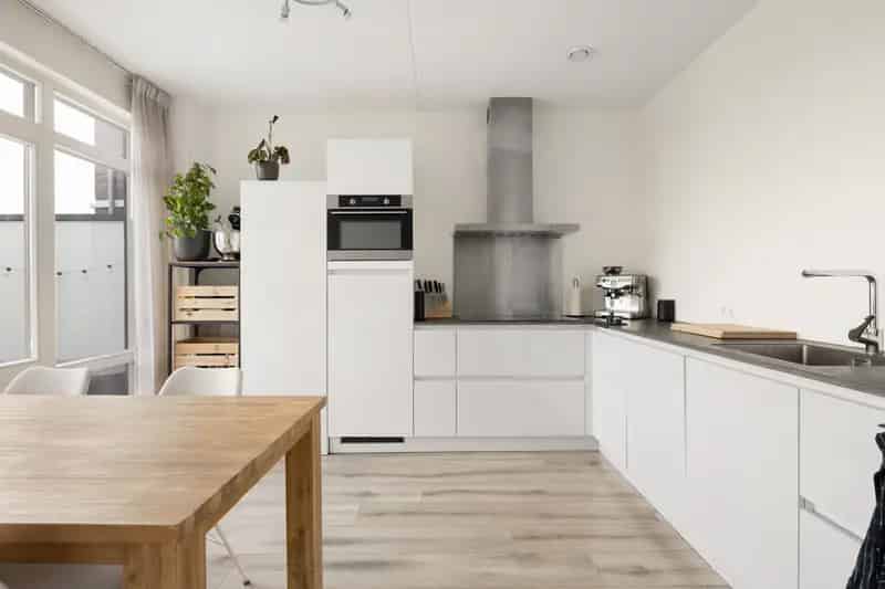 3 Kamer Appartement Rijnvliet 80m2 Balkon Parkeerplaats