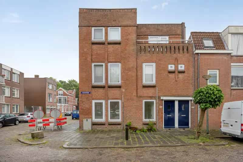 Moderne Benedenwoning Schiedam-West