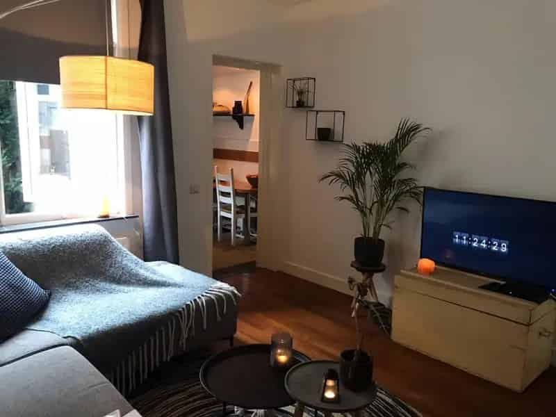 Studio nabij Centrum Tilburg met Tuin en Garage