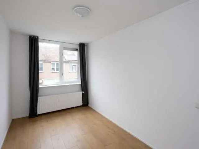 Ruime 4-Slaapkamers Eengezinswoning Lelystad