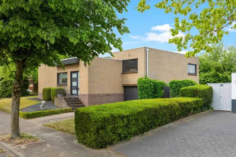 Charmante Bungalow Eygelshoven 113m² 536m² perceel Tuin Garage