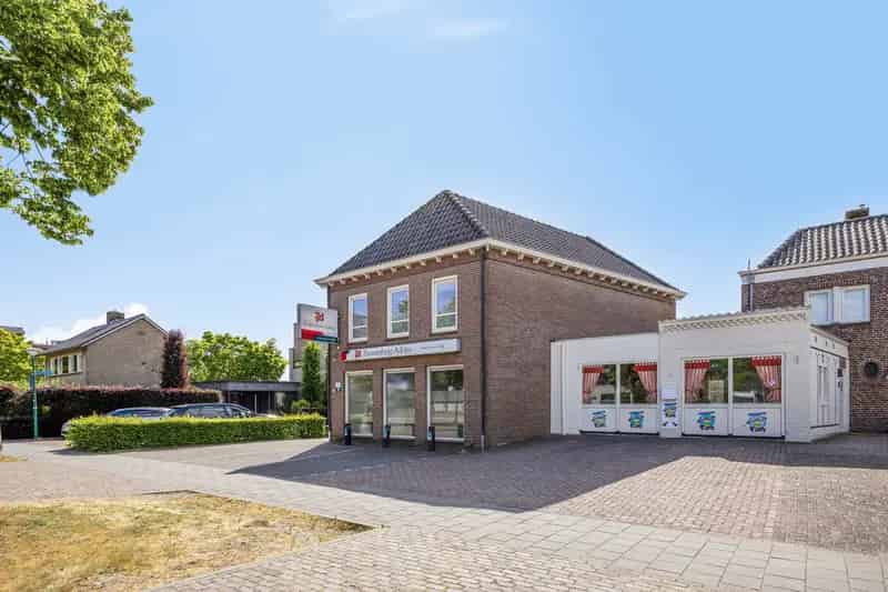 Kantoor te Huur Heesch 122m² 3 parkeerplaatsen
