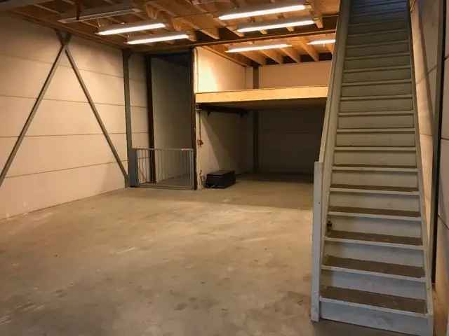 Bedrijfshal Den Haag te koop 190m2 2 etages