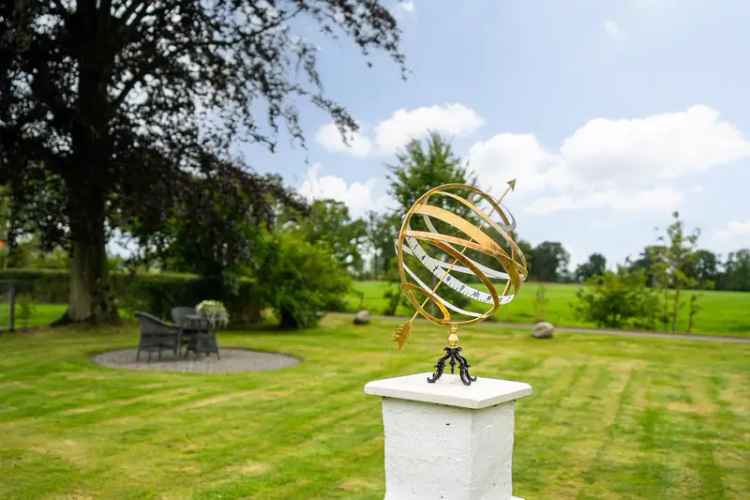 Monumentale Boerderij met Paardenstallen en Dubbele Bewoning