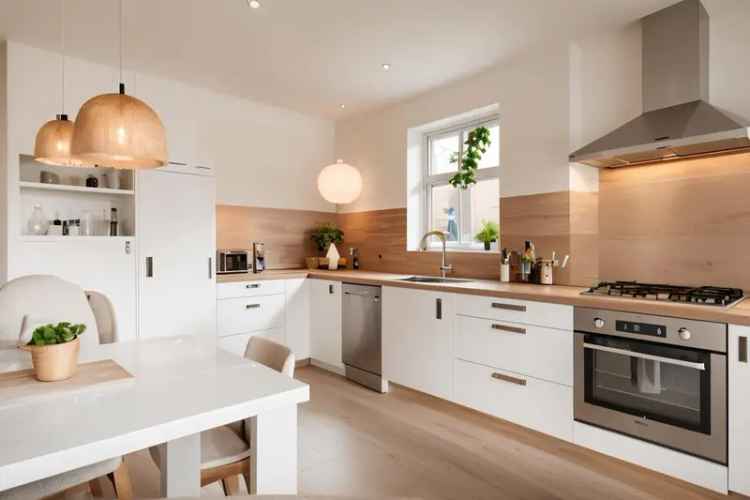 Huis te koop Apeldoorn: 6 slaapkamers, 2 badkamers, zwembad, grote tuin