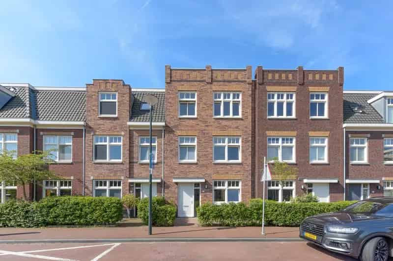 5 Slaapkamers 2 Badkamers Vroondaal Familiehuis