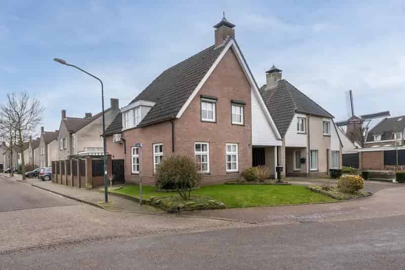 Ruime Familiewoning te Koop 4 5 Slaapkamers Garage Sint Michielsgestel