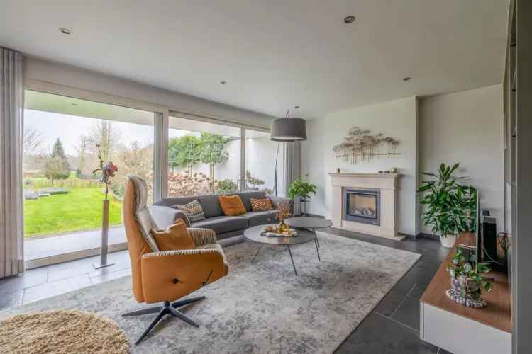 Luxe Vrijstaande Woning Lomm 3 slaapkamers Grote Tuin