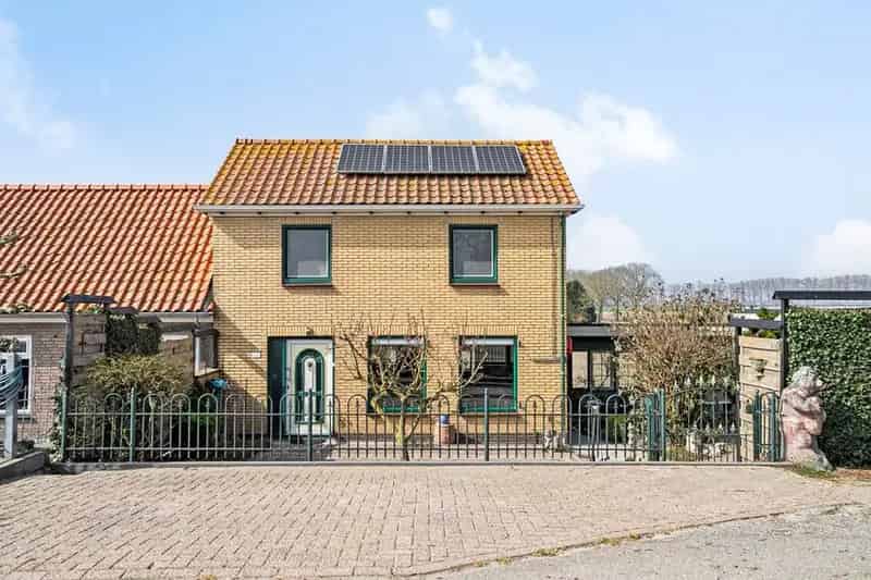 Half Vrijstaand Dijkhuis Nabij Dinteloord