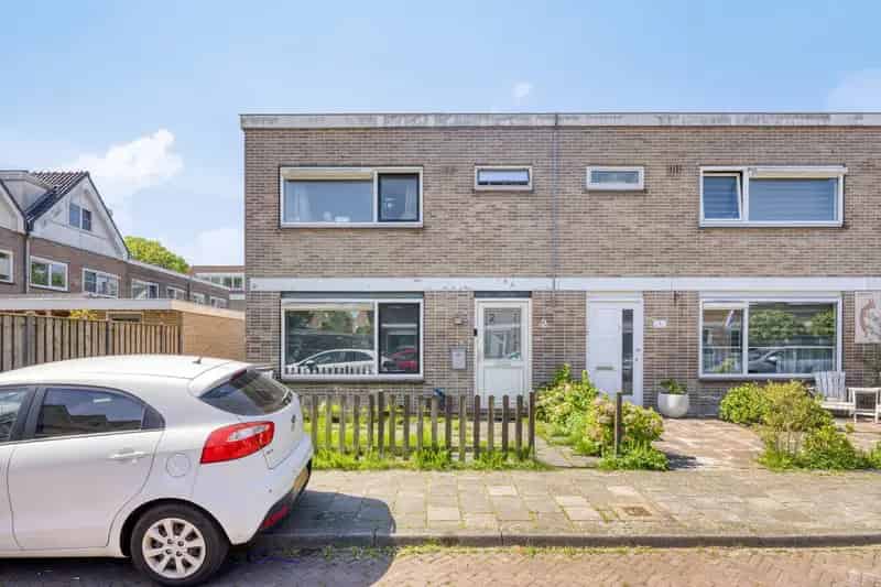 Huis te koop: Larixlaan 2 1161 SX Zwanenburg 