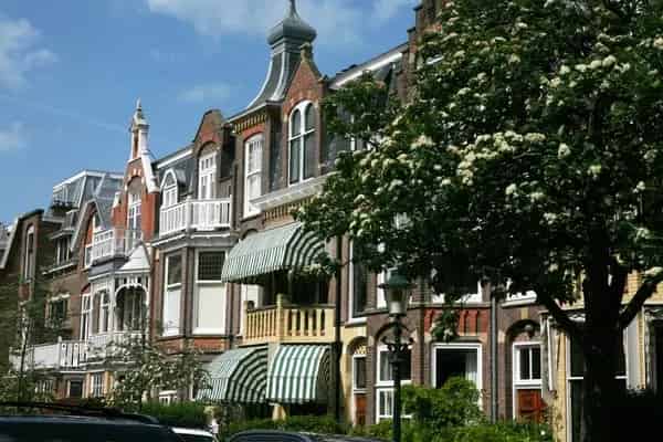 Huis Nicolaïstraat Den Haag 6 slaapkamers tuin balkons