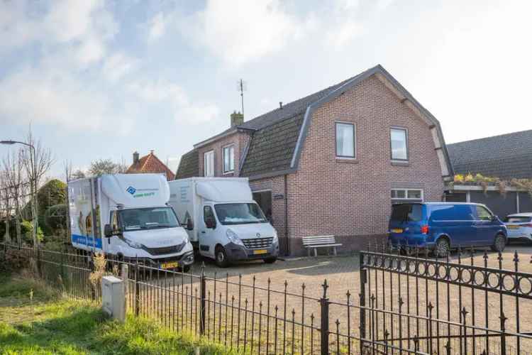 Charmante 2-onder-1-kapwoning met Bedrijfshal