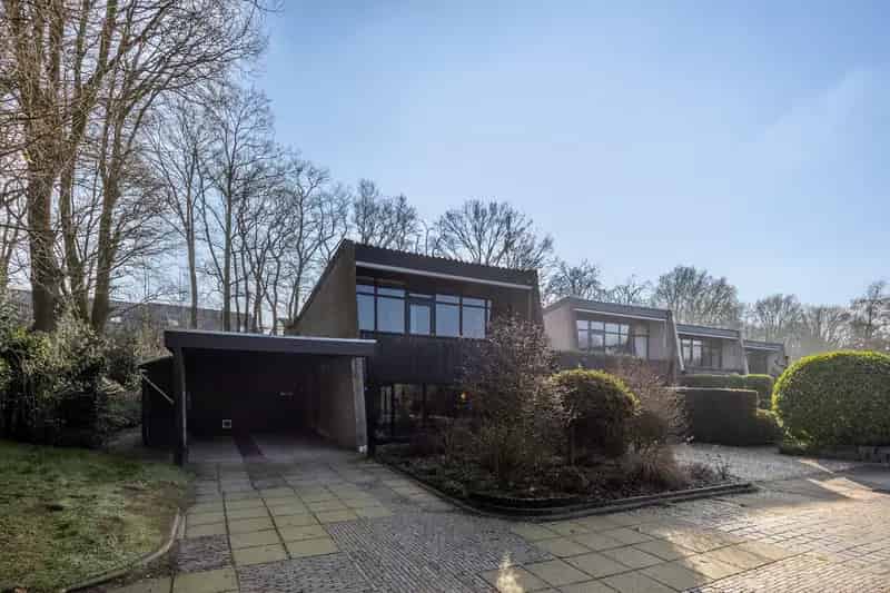 Semi-bungalow te koop Leusden: Ruime woning met tuin aan het water