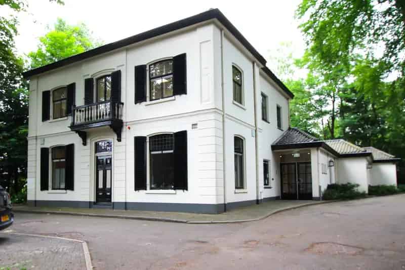 Kantoor te huur Ede Stationsweg - Moderne villa met parkeren