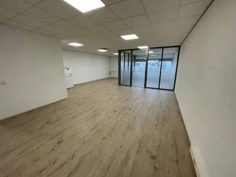 Kantoorruimte te huur Spijkenisse Theemsweg 82m2