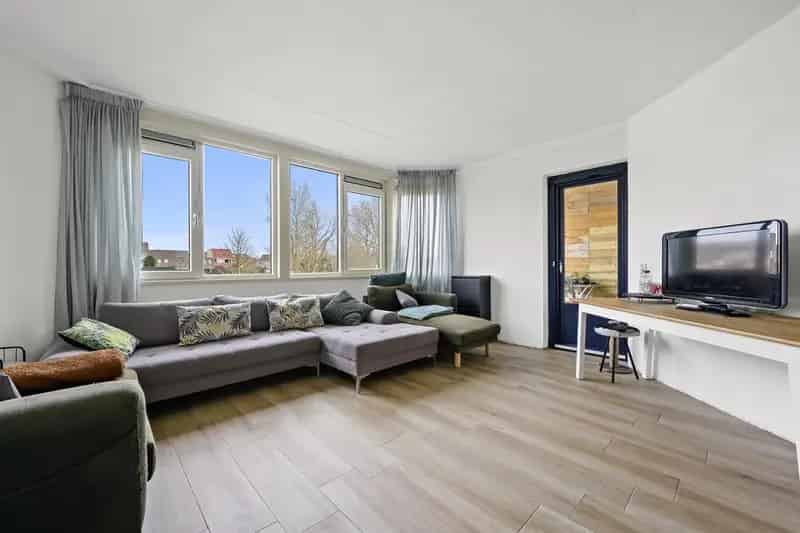 Ruim appartement 2 slaapkamers balkon parkeerplaats Rotterdam