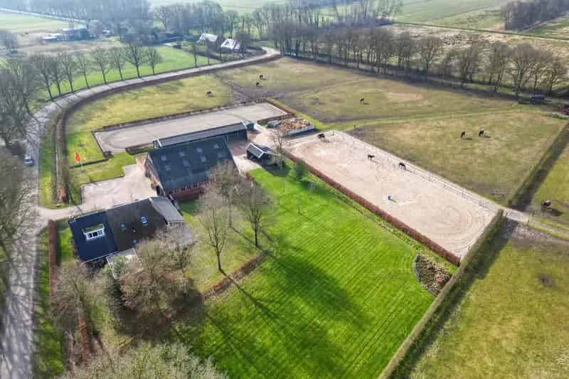 Woonboerderij met Paardenhouderij Donderen