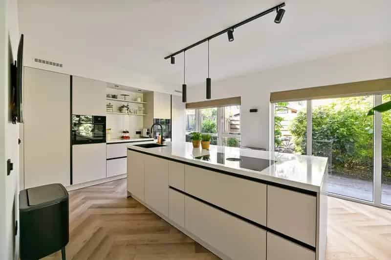 Huis te koop Blaricum 5-kamer woning 158m2 tuin oprit gerenoveerd