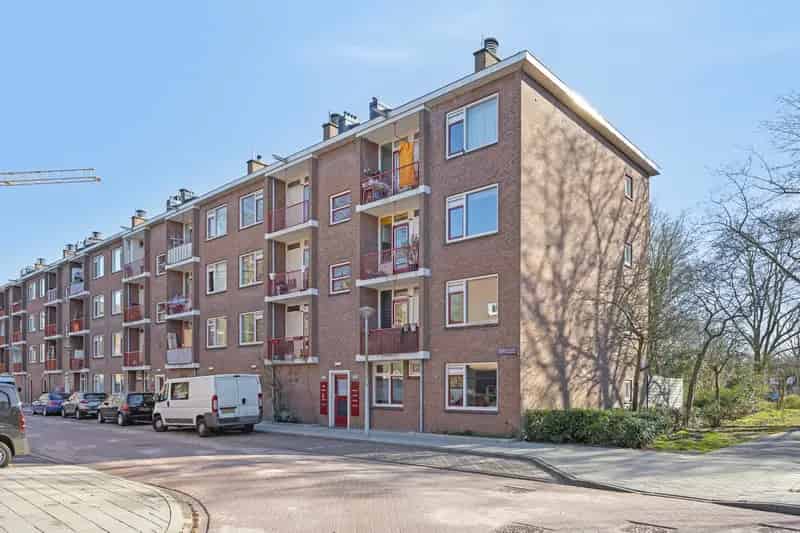 3 Kamer Appartement Amsterdam 72m2 Tuin Berging