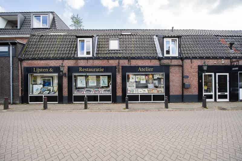 Bedrijfshal met Woonruimte te Koop De Bilt