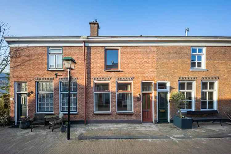 2-laags Tussenwoning Voorburg 71m2 te moderniseren