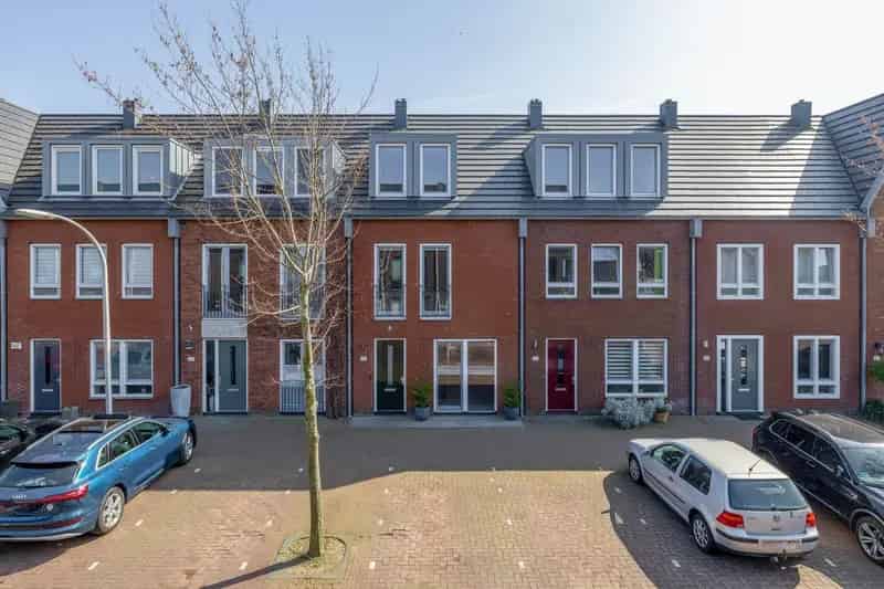 Moderne 5 kamer eengezinswoning te koop in Pijnacker