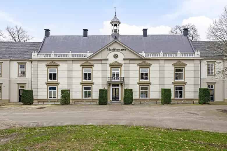 2738m2 Kantoorruimte te Koop Rosmalen