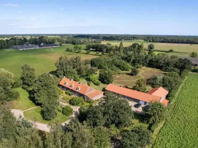 Luxe Design Woonboerderij in Altweerderheide