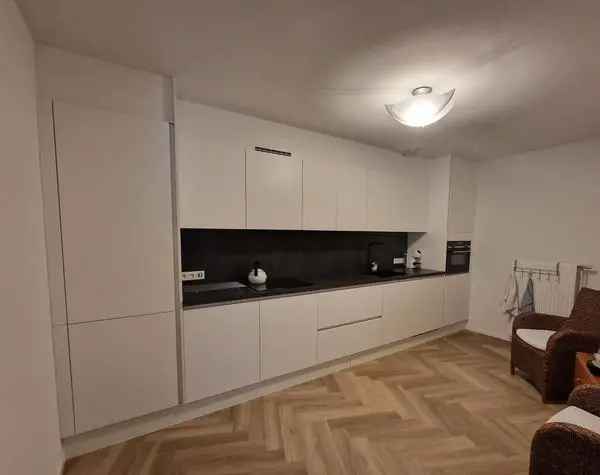 Ruim 3 Kamer Appartement Nabij Centrum